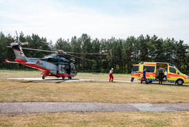  ФОТО и ВИДЕО: пострадавших в ДТП будет перевозить вертолет
