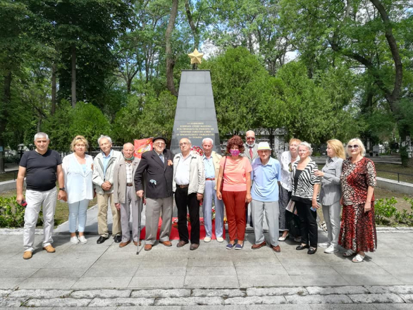  В Нидерландах и Болгарии возложили цветы к мемориалам советским воинам в День памяти и скорби