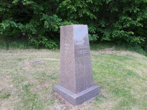 В городе Латвии установлен памятник немецкому генералу Отто Ланцелле
