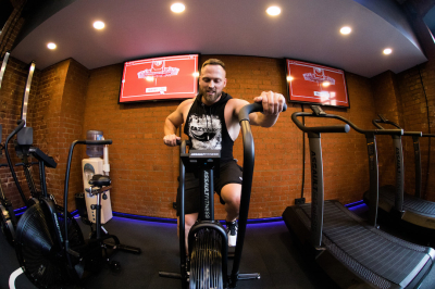 Блогер Алексей Столяров оценил новый фитнес-зал в Rambler Group. Как тренироваться в офисе
