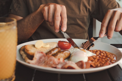 Что полезнее есть на завтрак – белки, жиры или углеводы. Мнение учёных