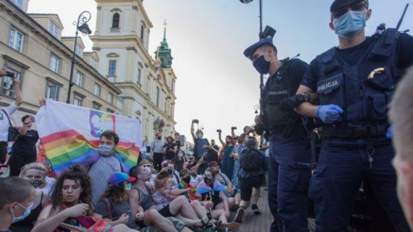 ЛГБТ-активистку в Польше посадили в СИЗО на два месяца. Ее же обвиняют в оскорблении чувств верующих