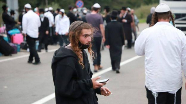 Тысячи хасидов застряли на границе Украины с Беларусью. Традиционное паломничество под угрозой из-за коронавируса