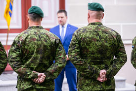 ФОТО: Ратас принял в Доме Стенбока эстонских военных
