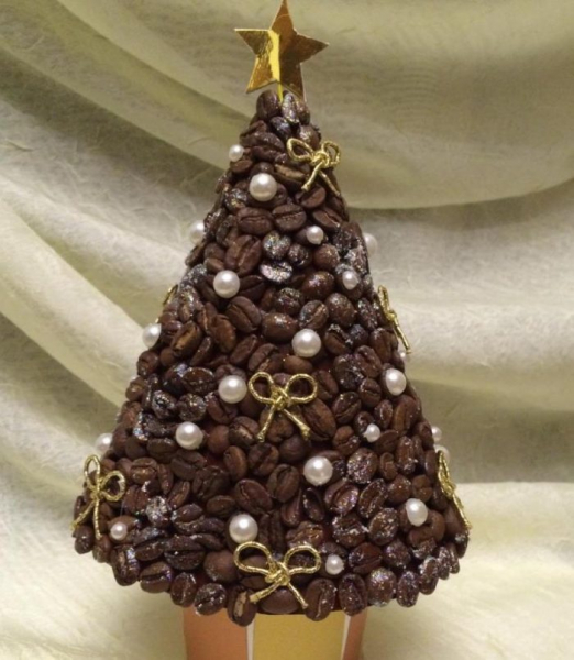 Новогодняя елка из кофейных зерен своими руками. Кофейные поделки