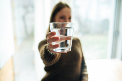 Можно ли пить воду из-под крана? Какая вода безопасна для питья?