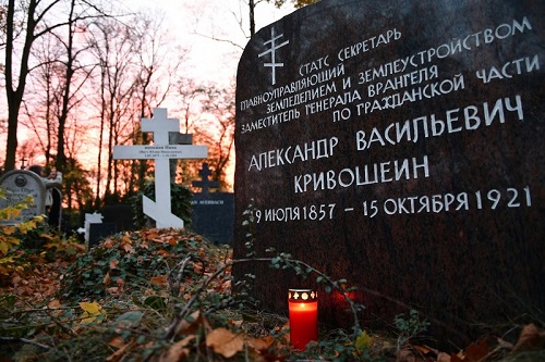 На православном кладбище в Тегеле почтили память участников Русского исхода