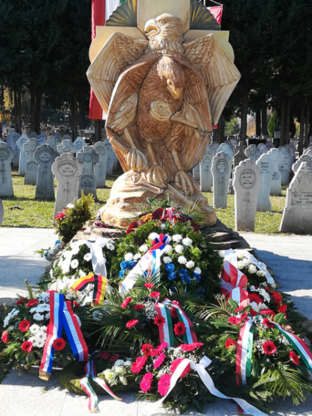Оружейные залпы в память о павших: в венгерском Пече отметили окончание Первой мировой войны