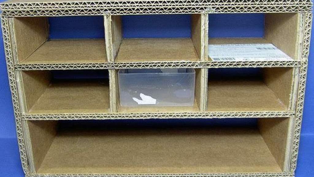 Подставка для обуви из картонных коробок