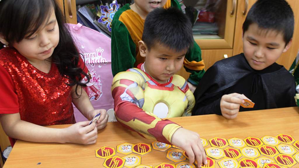 В Туве подвели итоги конкурсов и познакомили детей с игрой «Мир русского языка»