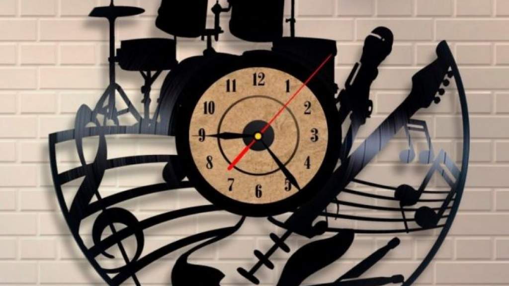 Часы из виниловой пластинки своими руками – пошаговый мастер-класс с фото