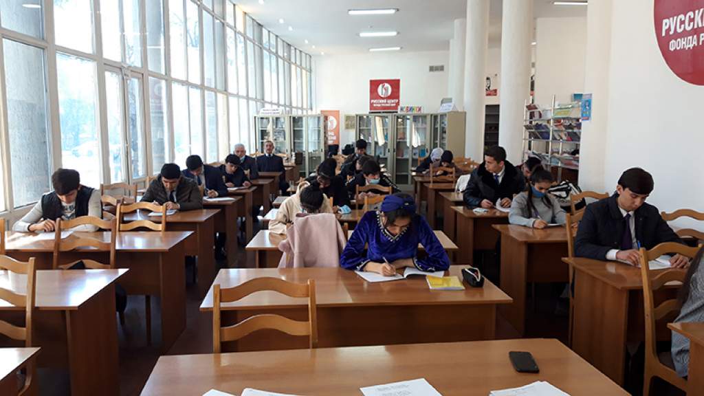 Славянский университет в Душанбе. Славянский университет в Душанбе ученики 2022.