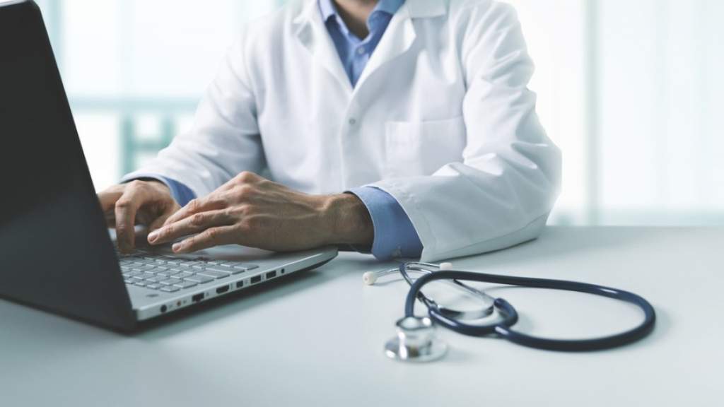 Стоит ли посещать врача онлайн? Работает ли телемедицина?