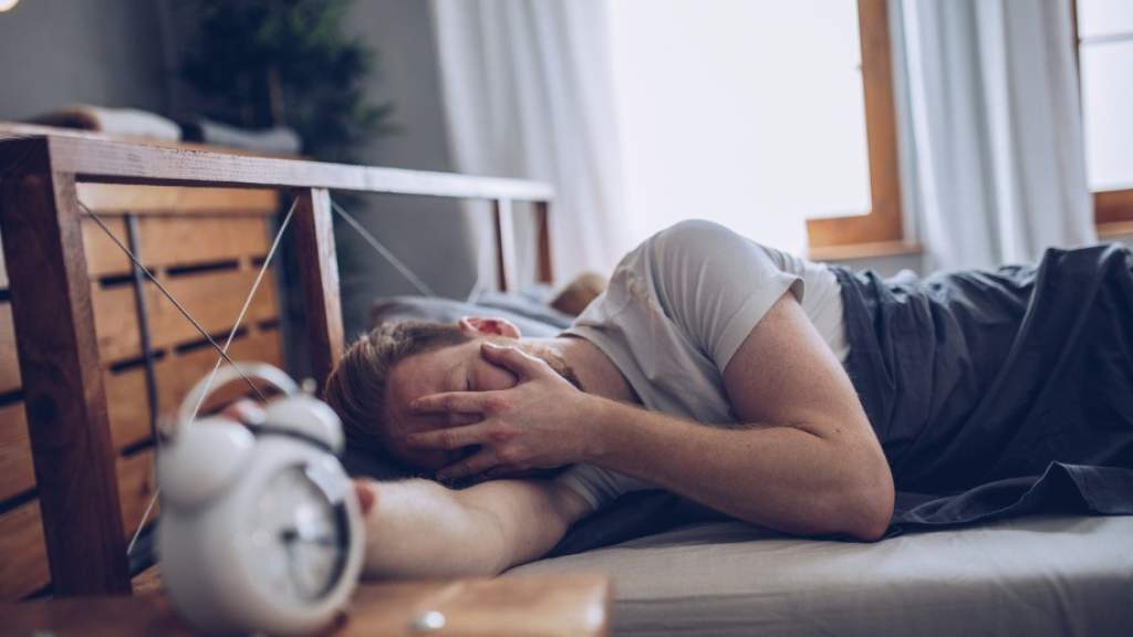 Во сколько нужно ложиться спать и просыпаться? Правда ли качество сна зависит от времени суток?