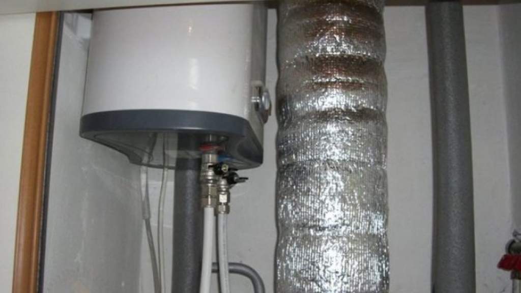 Конденсат на трубах холодной воды: устранение причин и способы защиты от влаги