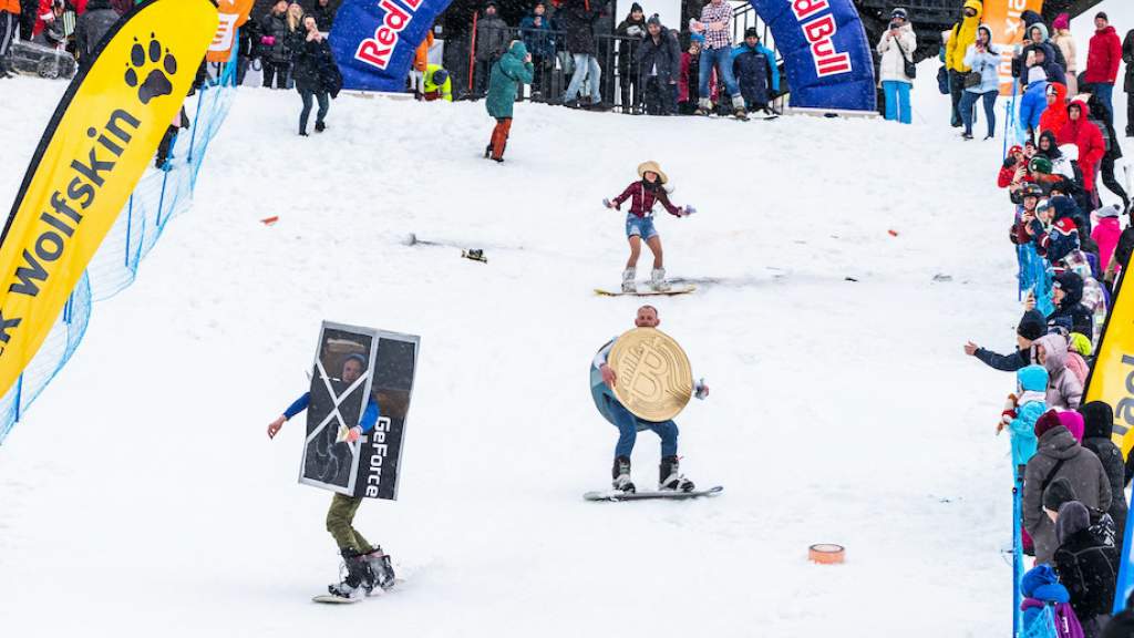 Red Bull Jump&Freeze: в чём суть соревнования, интервью с участницей турнира Анной Зотовой