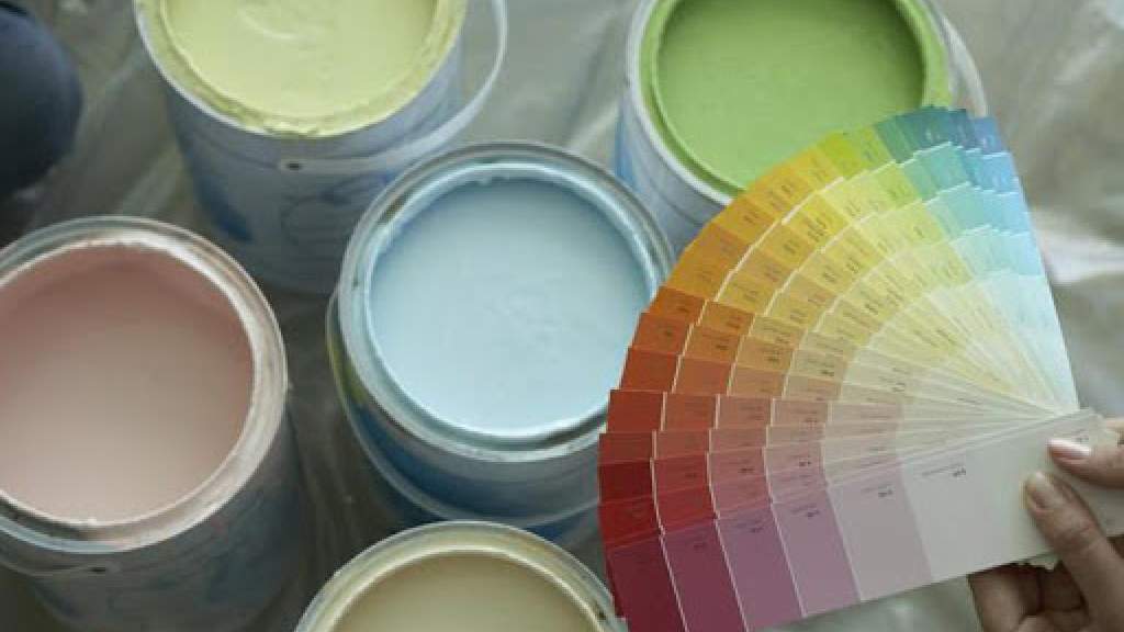 Какая краска лучше для стен: виды и популярные материалы для отделки