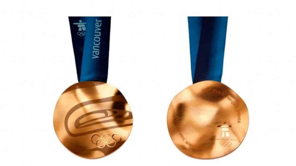 Японцы создали медали для Олимпийских игр в Токио из переработанных отходов