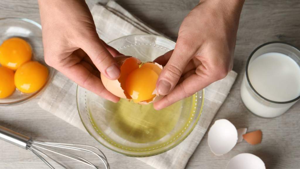 Как правильно хранить яйца в домашних условиях в холодильнике