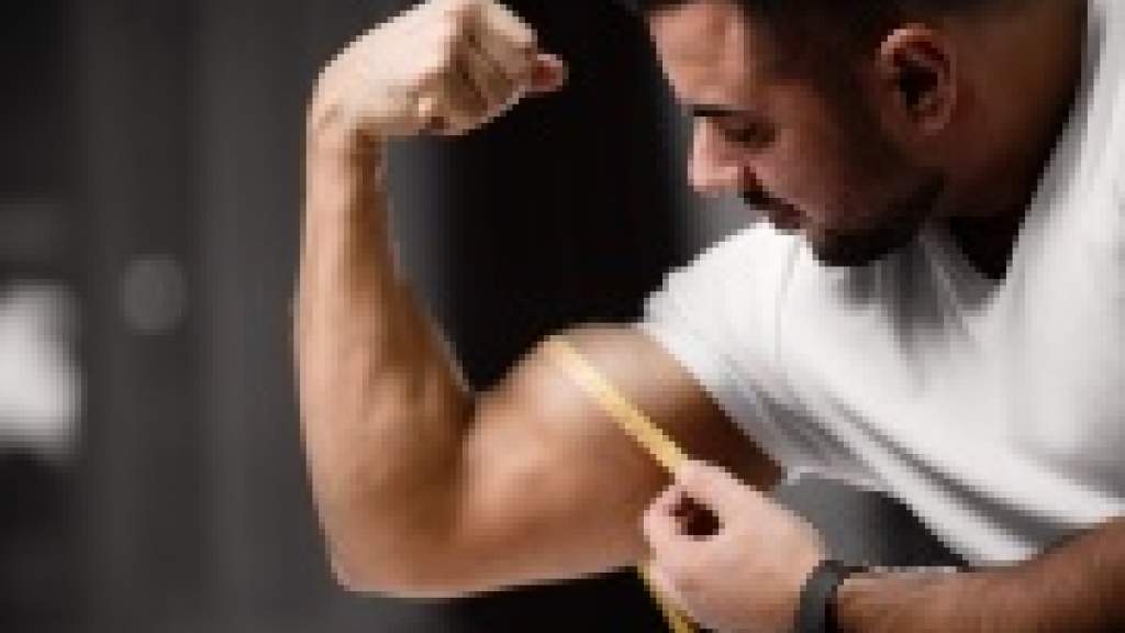 Почему не растут мышцы рук в тренажёрном зале — 7 факторов