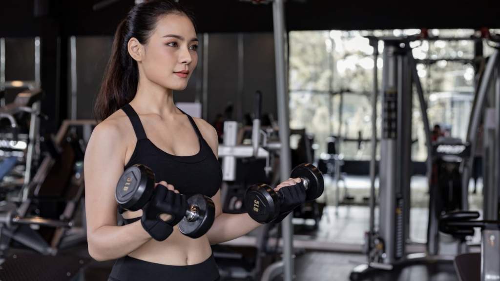 10 лучших силовых упражнений для девушек: комплекс тренировок