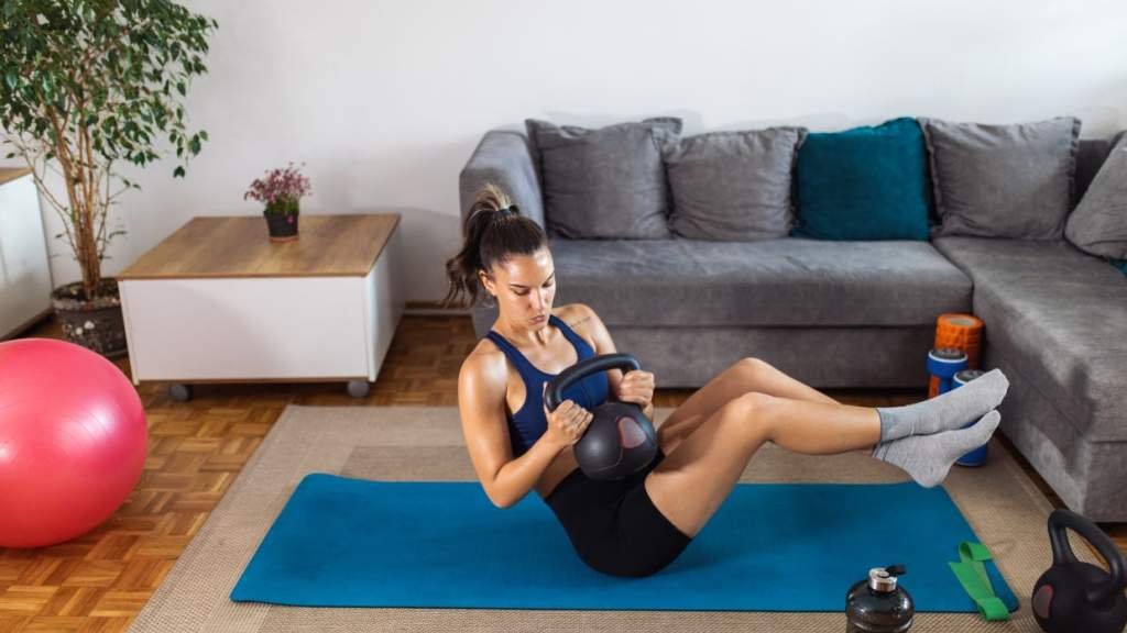 Упражнения с гирей 16 кг в домашних условиях: комплекс тренировок